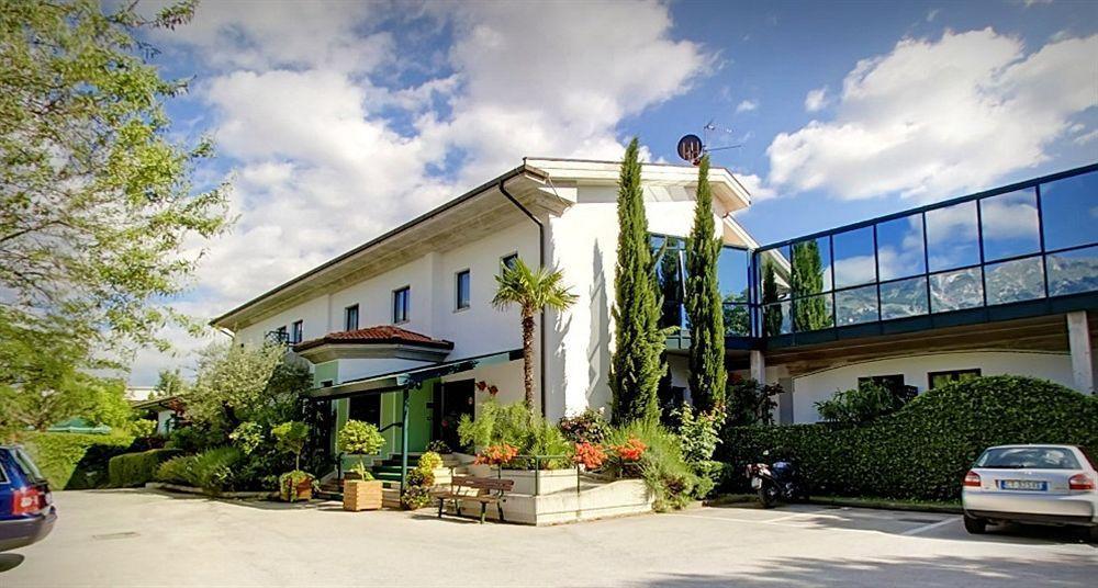 Hotel Santacroce Meeting Sulmona Eksteriør bilde